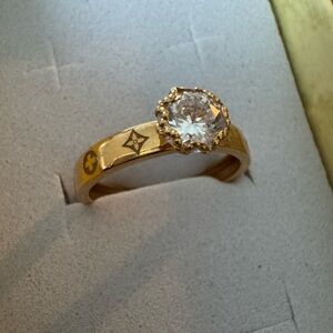 18k Saudi Gold Zircon Stone  Ring sz 8.5  1.3 grams